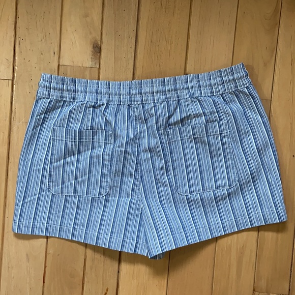 MWT Loft blue White Striped Draw String Shorts L - Picture 3 of 7